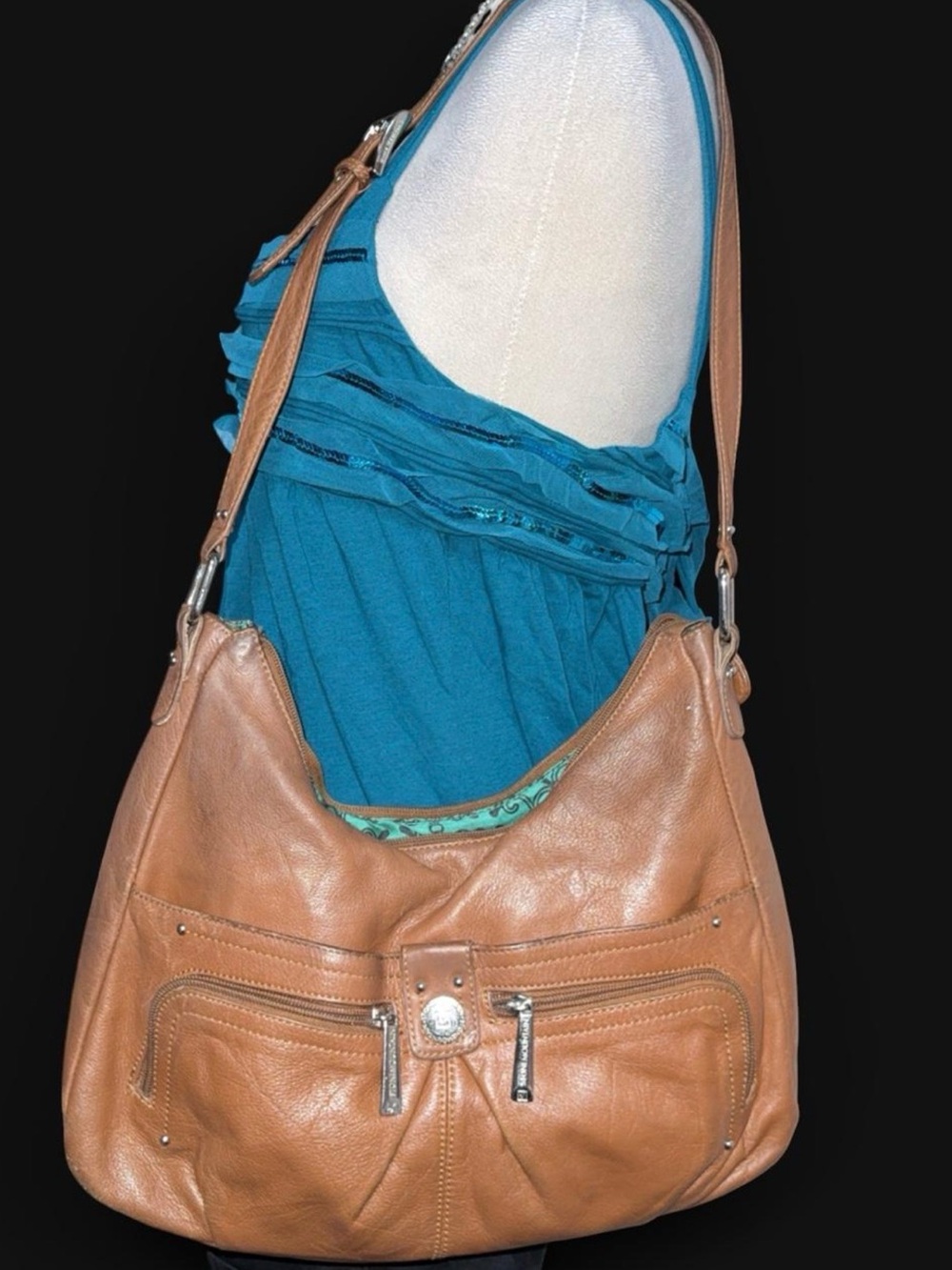 Stone Mountain Accessories Tan Leather Shoulder Bag with Front Zips